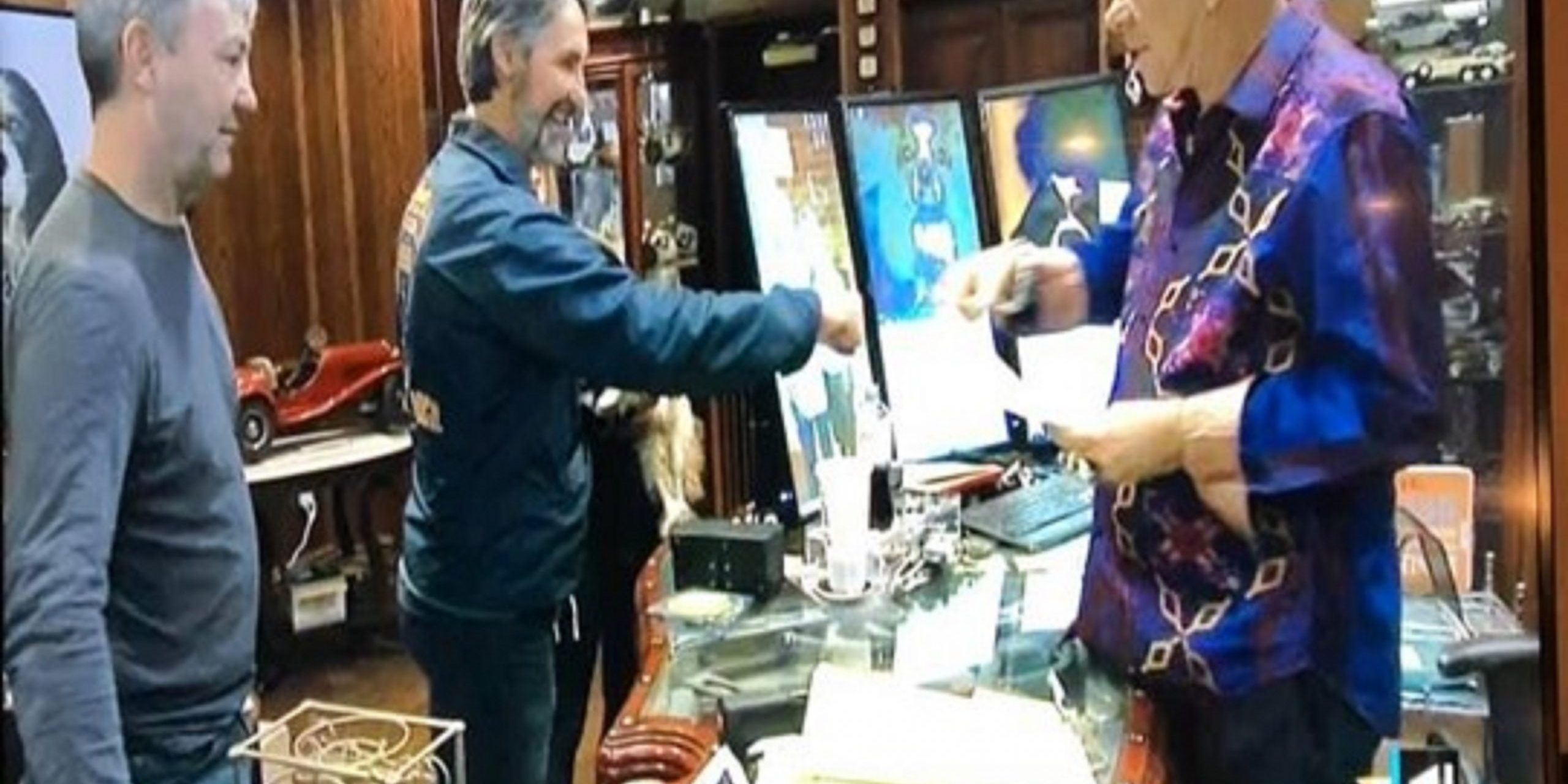 am pick1 Ron Sturgeon with Mike Wolfe and Rob Wolfe from American Pickers at DFW Elite Toy Museum