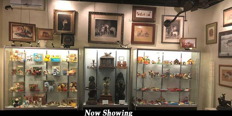 front-image Antique car toys on display